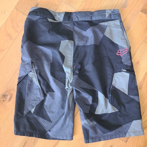Fox Racing Camo Cargo Shorts Size 32 - Picture 4 of 10